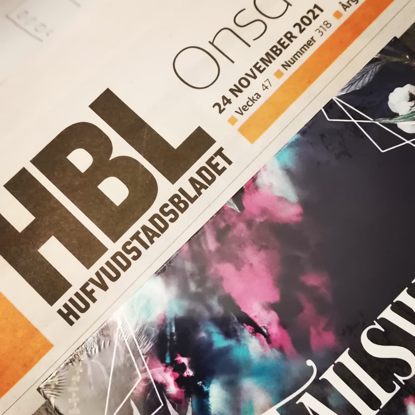 Första recensionen av vår skiva Obsidian finns att läsa i dagens HBL. Imorgon är vi med som utmanare på Vegatoppen 🎶🎻