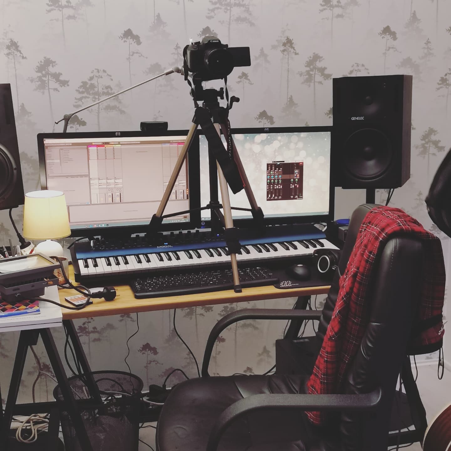 Yesterday we recorded a set of traditional Celtic tunes for a live stream on Finland's independence day. More info on that soon. Also it was the first time we recorded in our new little home studio room ☺️